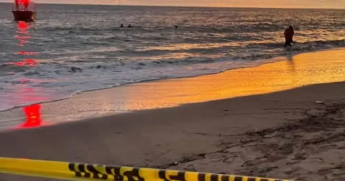 Un joven falleció tras un ataque sorpresivo en una playa turística, generando preocupación sobre la seguridad en la zona.