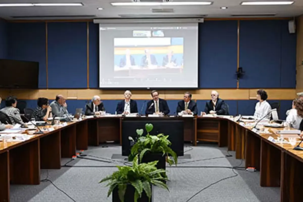 La revisión busca aclarar posibles irregularidades en el examen aplicado en línea y asegurar la transparencia del proceso.