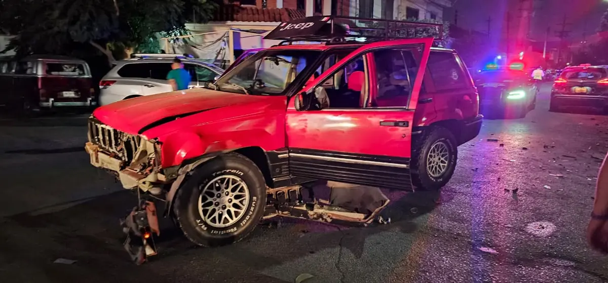 Un accidente en la colonia Obrera dejó daños materiales pero sin heridos.