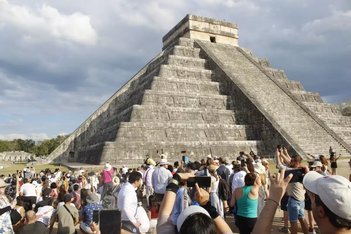 Residentes de Yucatán pueden visitar la zona arqueológica sin costo, presentando identificación oficial.